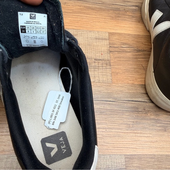 Veja women  size  8 Black and White Sneakers - Picture 9 of 9